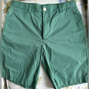 Vineyard Vines - Men’s 9' Club Shorts Green - Size 30 - Barely Worn